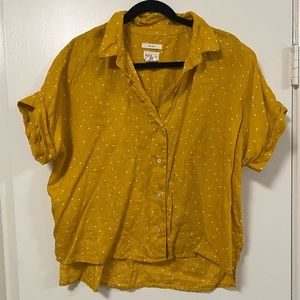 🟡 NWOT Button Up Linen Top 🟡